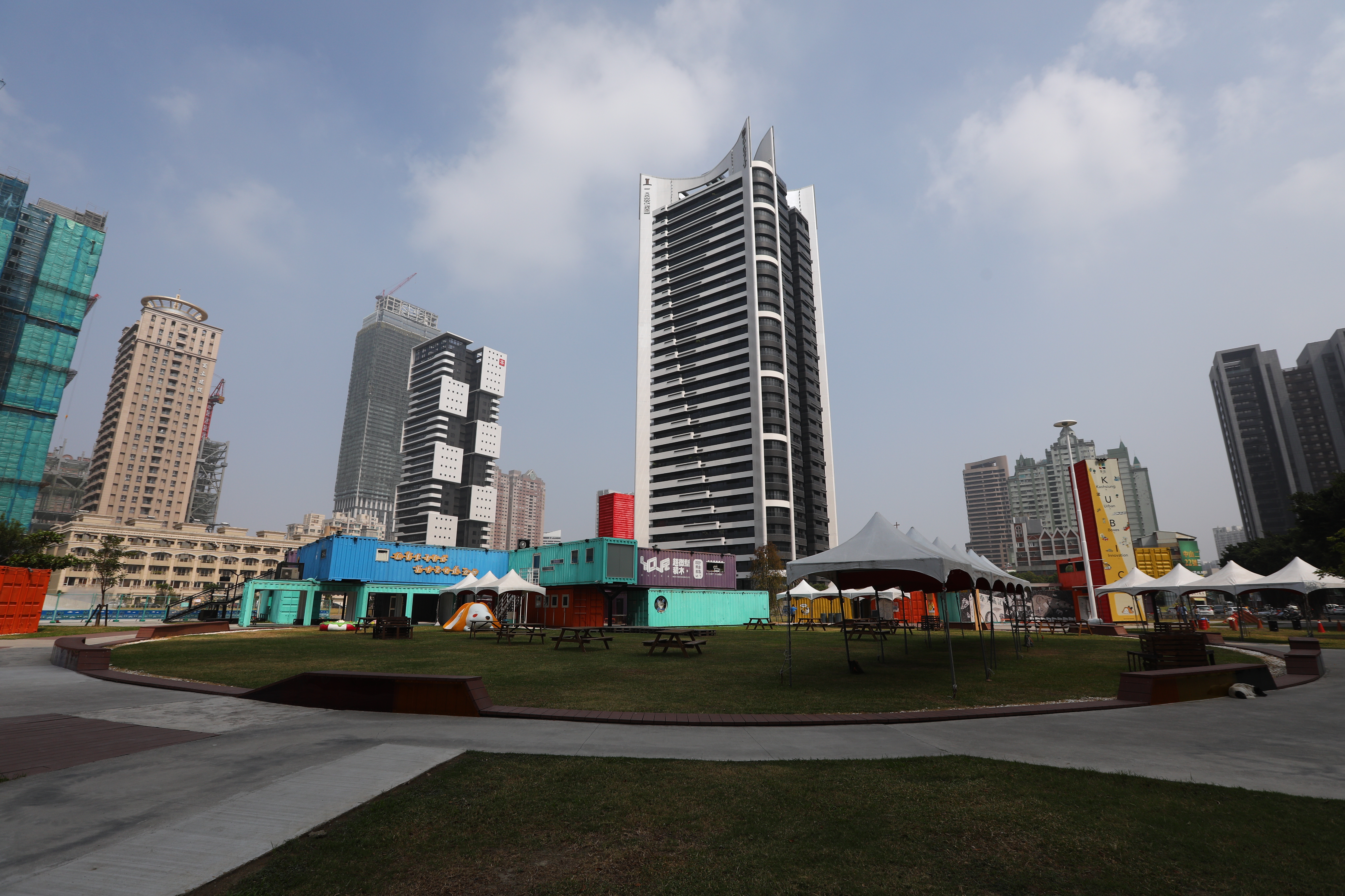 高雄 集合貨櫃 (11).JPG