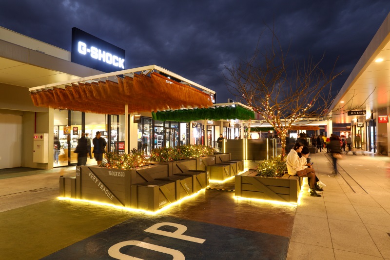 台中三井OUTLET夜間版-木纖仿木-座椅、桌子、花廂 (15).jpg