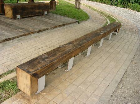 街道傢俱,南洋黑桃木,新社自行車綠廊