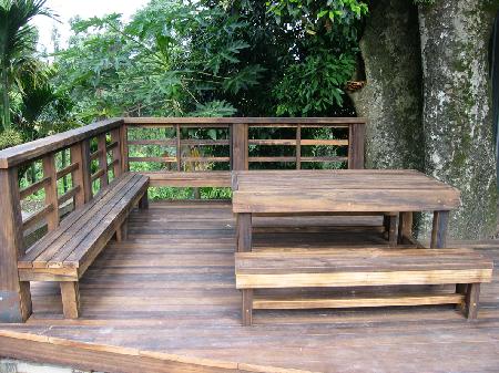 街道傢俱,南洋黑桃木,新社自行車綠廊