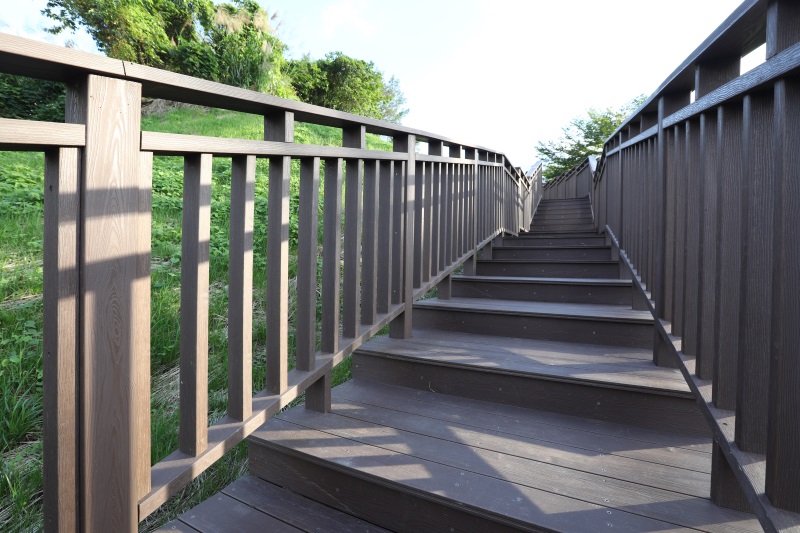 台北 蔣渭水紀念廣場-木棧道 (15).jpg