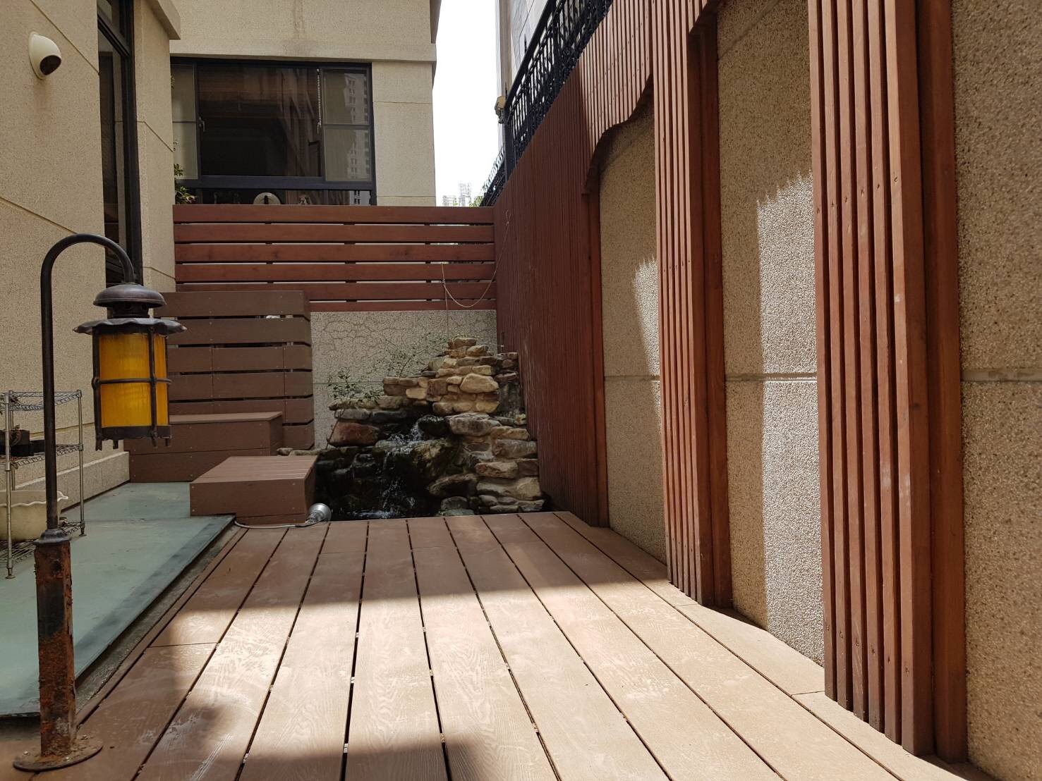 台中七期住宅-玻麗木-木平台 (3).jpg