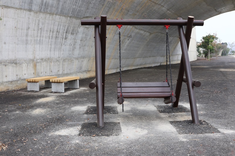 台中 中央公園-遊具、座椅 (10).jpg