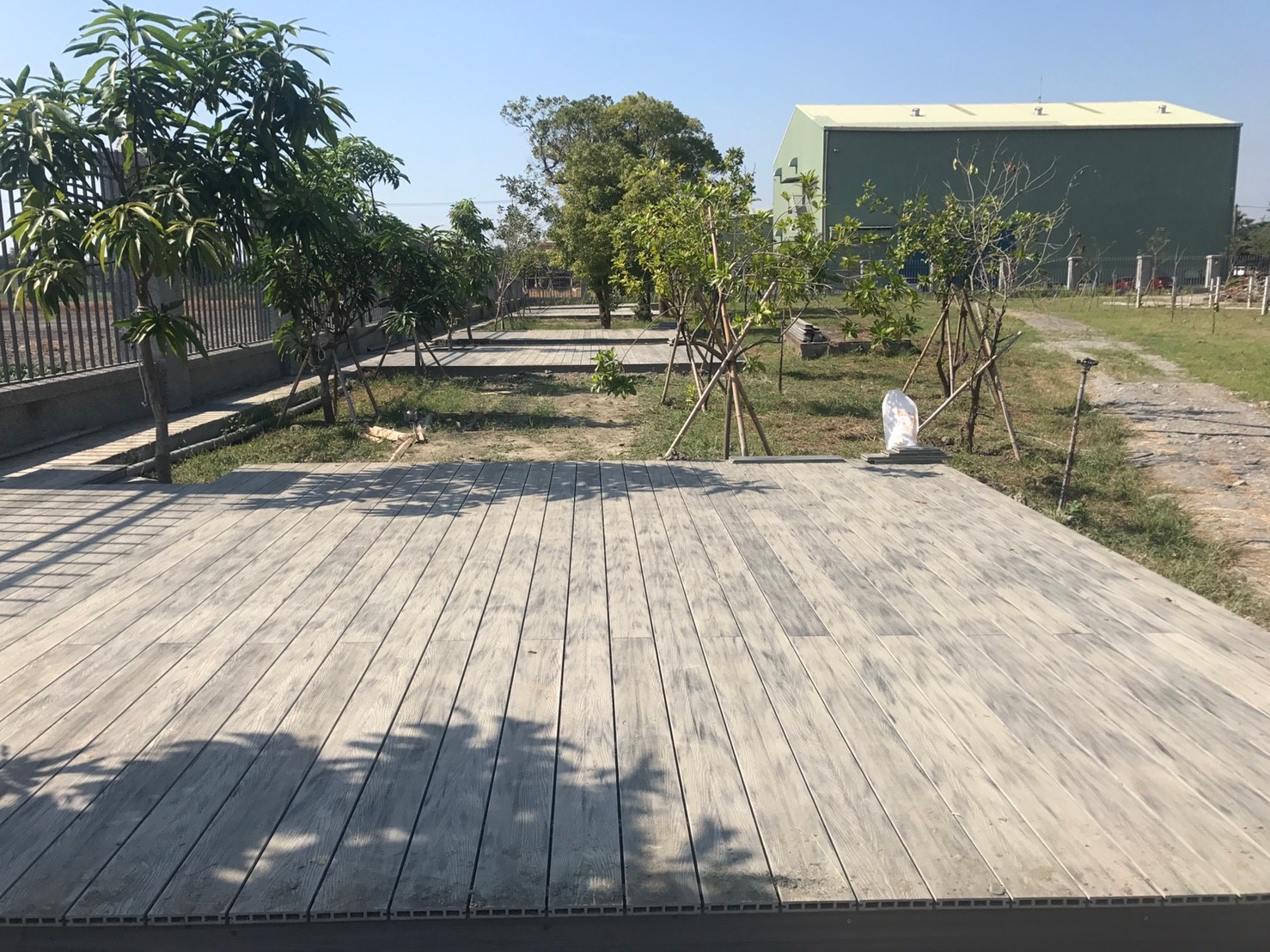 南州露營區-混灰色-木平台、柵欄、欄杆 (11).jpg