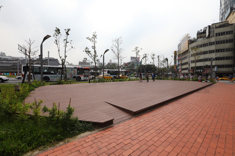 台中 火車站-木平台 (15).jpg