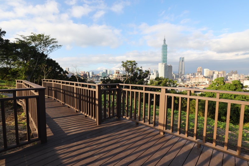 蔣渭水紀念廣場