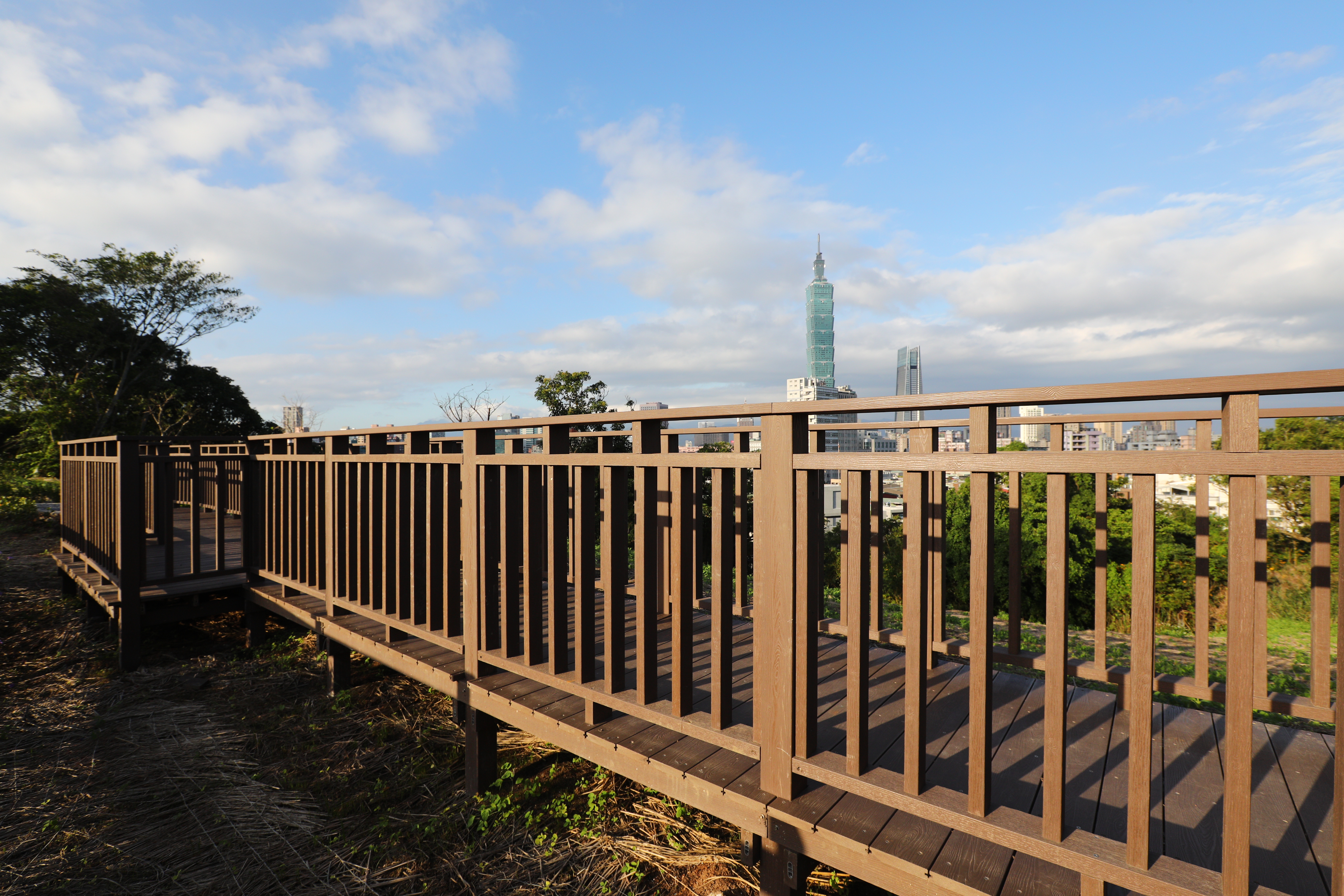 台北 蔣渭水紀念廣場 (15).JPG