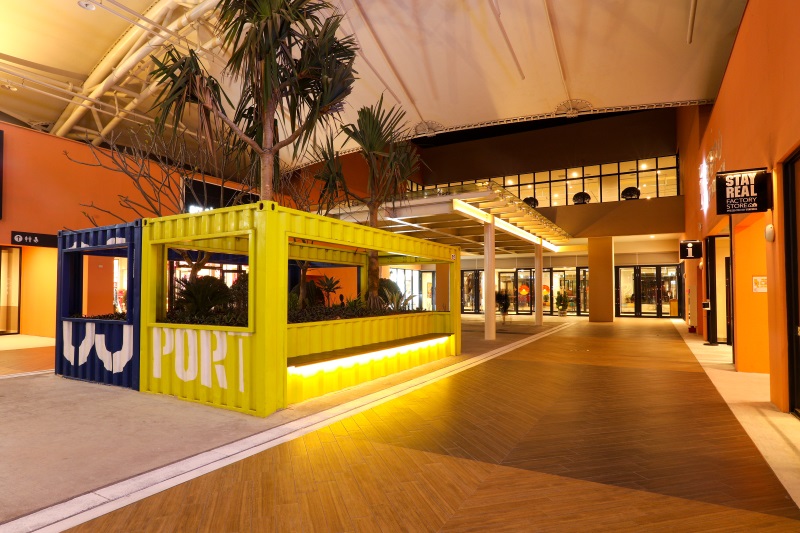 台中三井OUTLET夜間版-木纖仿木-座椅、桌子、花廂 (20).jpg