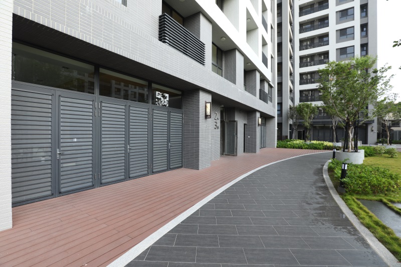 台中 大里 南山人壽建案-花架、木平台 (22).jpg