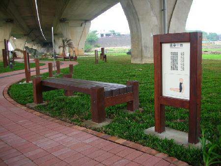 體健設施,木作體健,香妃木,水美溪親水公園