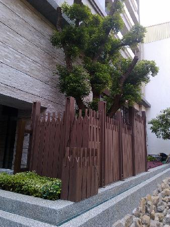 木紋塑膠仿木,塑木,高雄市前鎮區美術樹屋平台