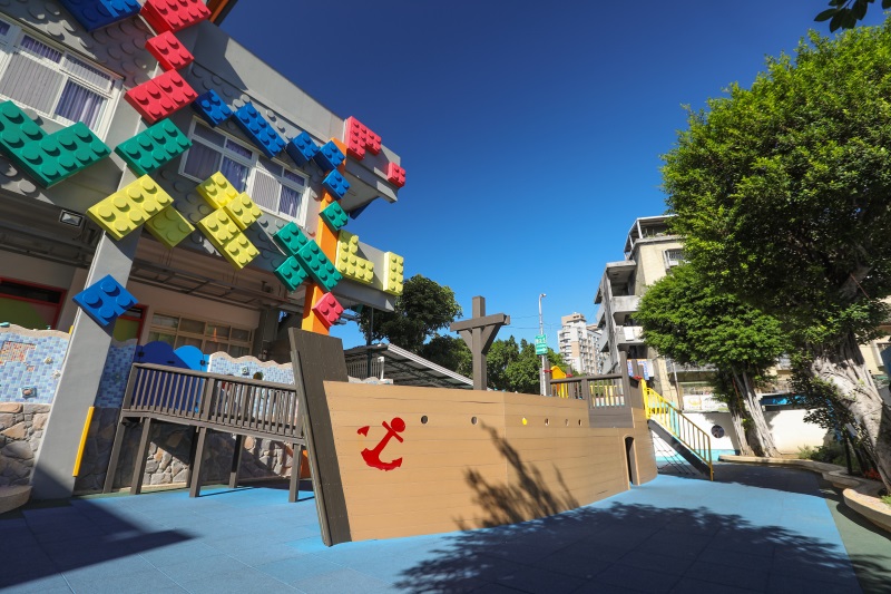 士林幼兒園-遊具、小木橋 2.jpg