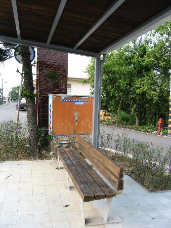 街道傢俱,南洋黑桃木,新社自行車綠廊