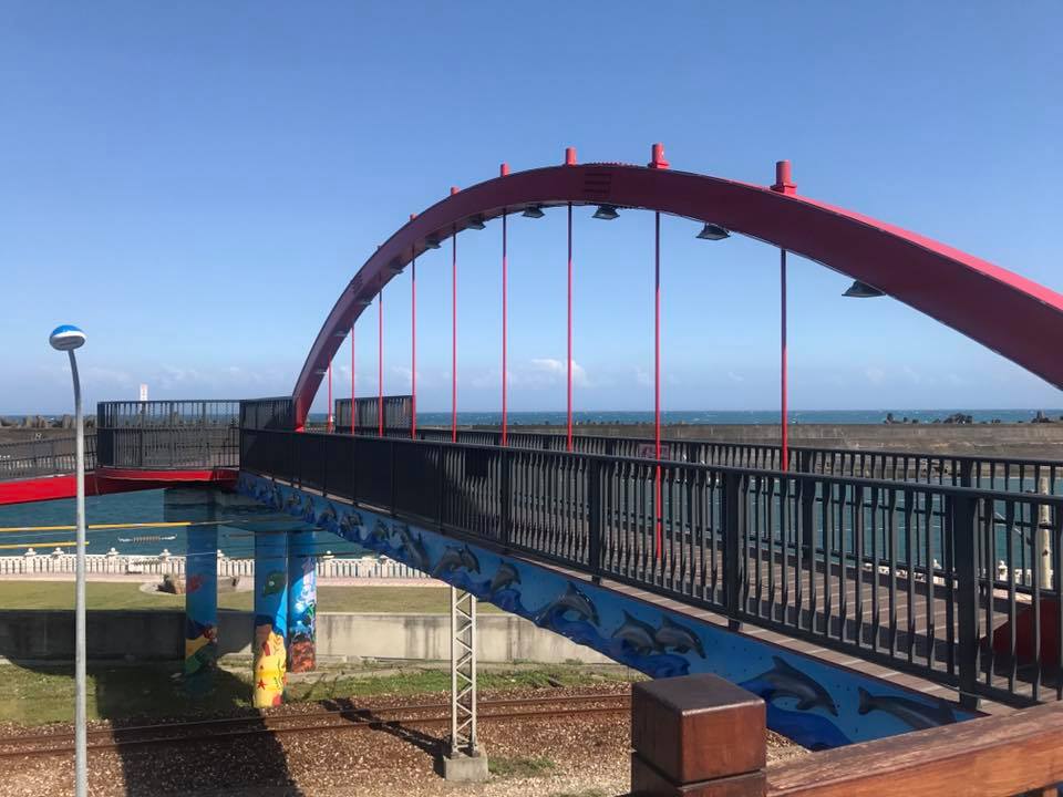 花蓮港務局-玻麗木-木橋、船、欄杆 (1).jpg