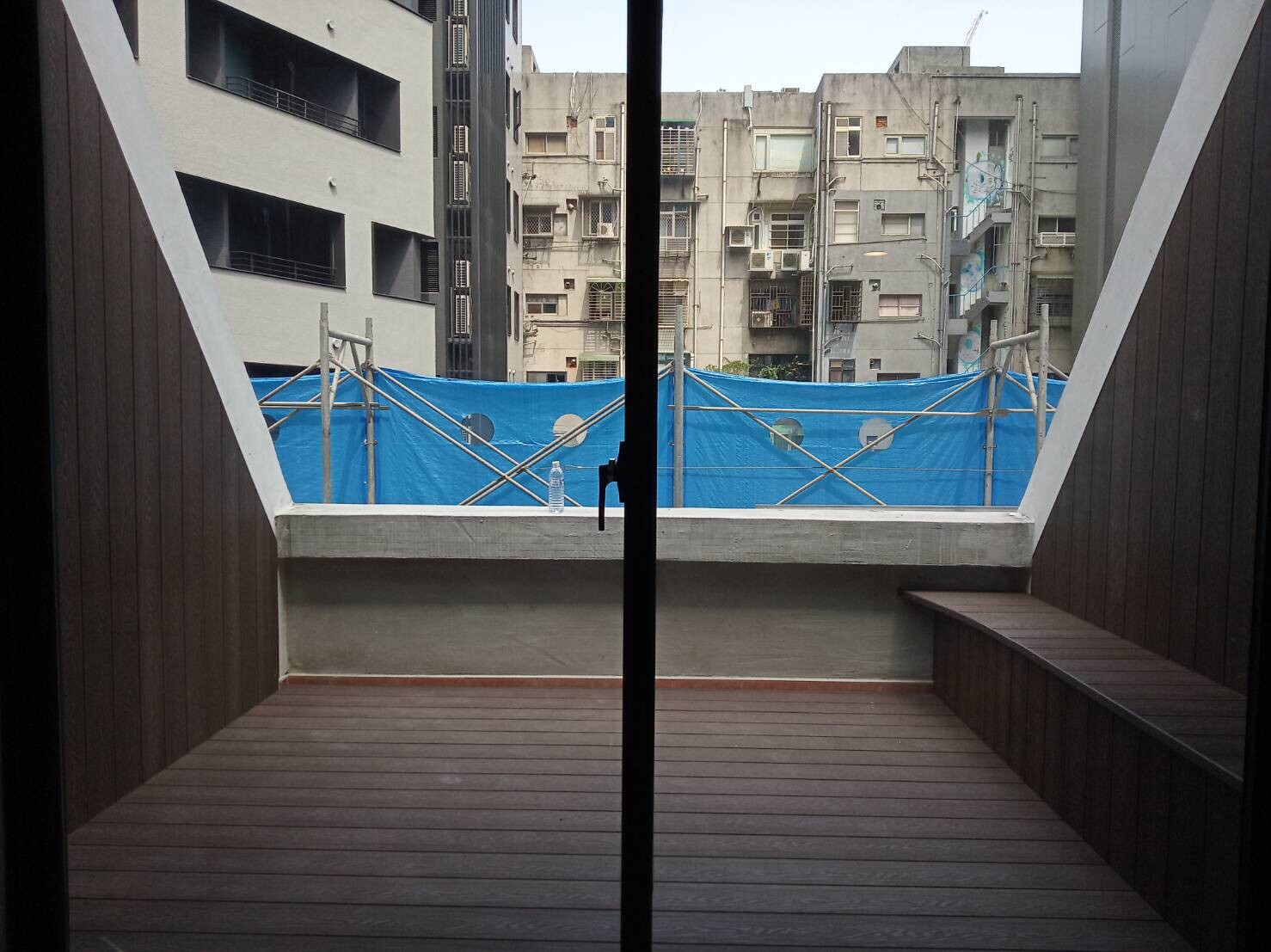 台北中心醫院-立體胡桃木紋-深咖啡-木平台、座椅 (5).jpg