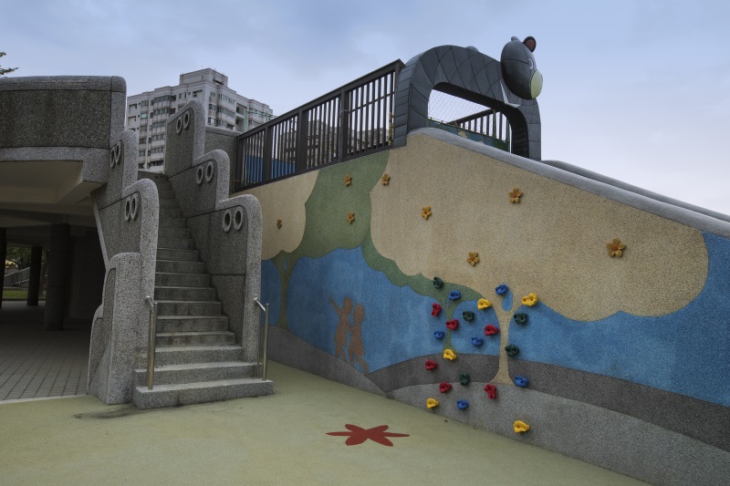 桃園 (玉山公園)-遊具、地墊 (1).jpg