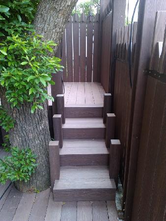 木紋塑膠仿木,塑木,高雄市前鎮區美術樹屋平台