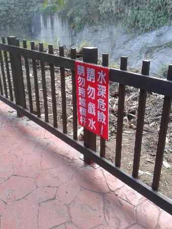 木作工程,塑木,欄杆,蝙蝠洞