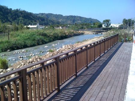 木紋塑膠仿木,塑木,石岡自行車道