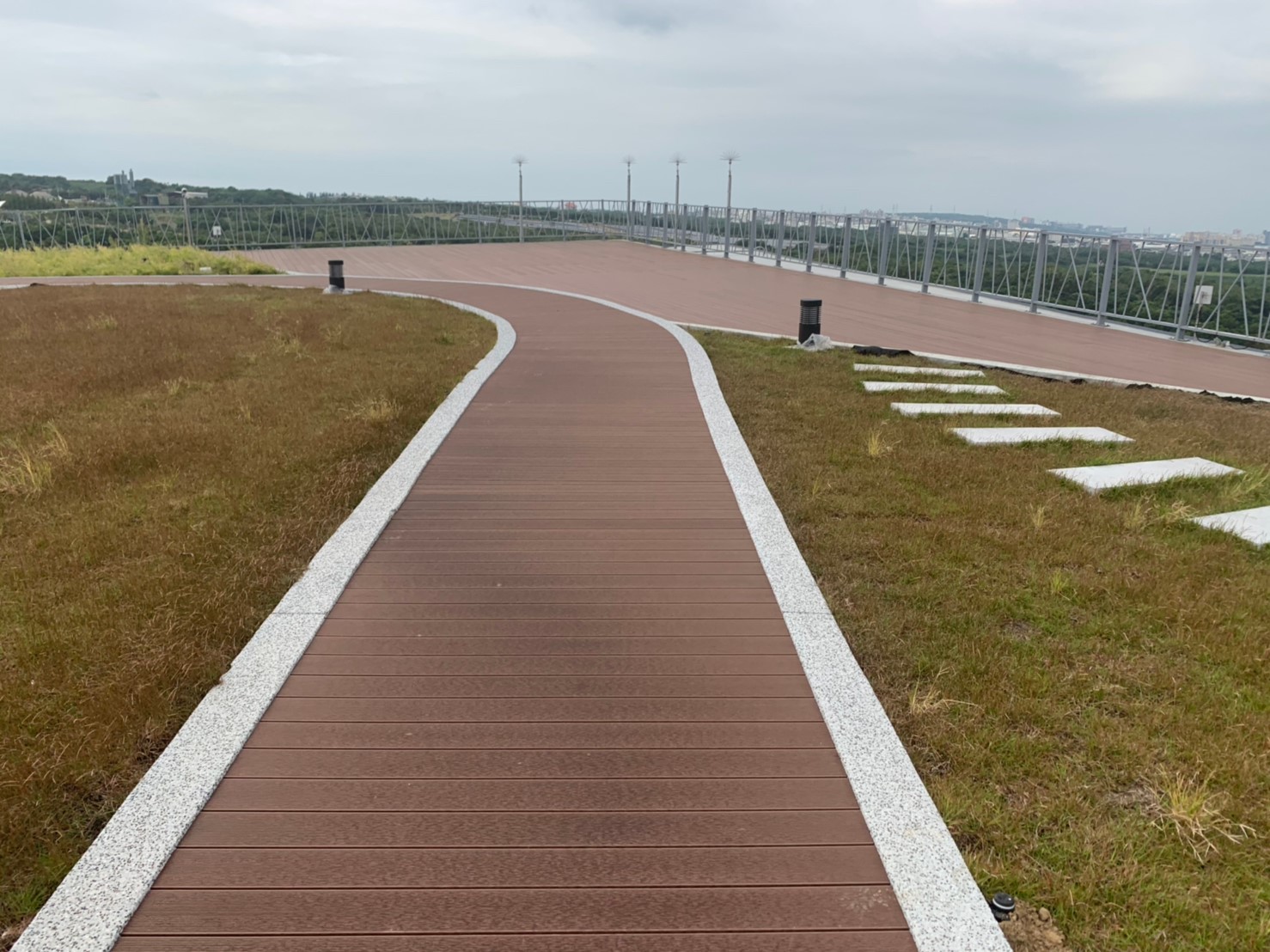 台中精密園區標準廠房-木平台 (18).jpg