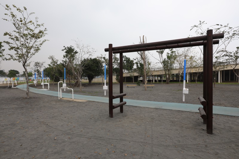 台中 中央公園-遊具、座椅 (19).jpg